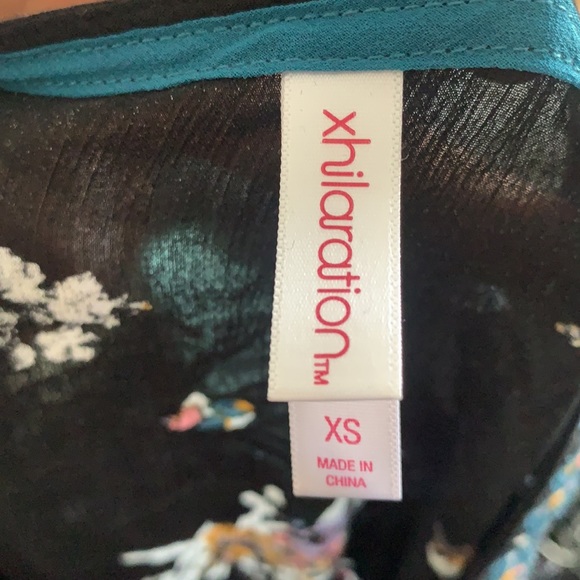 Xhilaration Black and Blue Floral Cold Shoulder V Neckline Bohemian Top - Picture 9 of 9